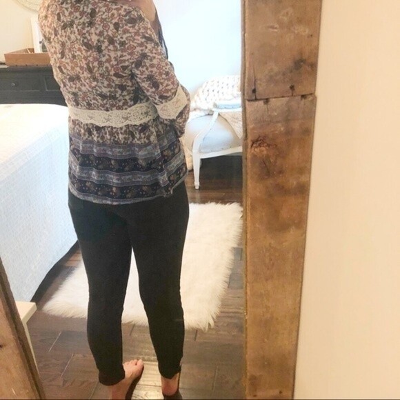 Altar’d State small floral top - Picture 7 of 8